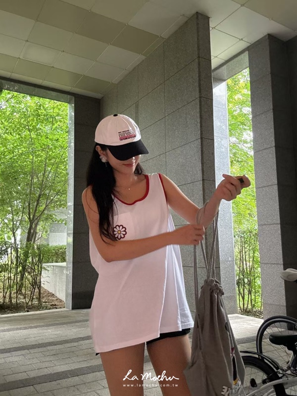 拼接色小花口袋背心
